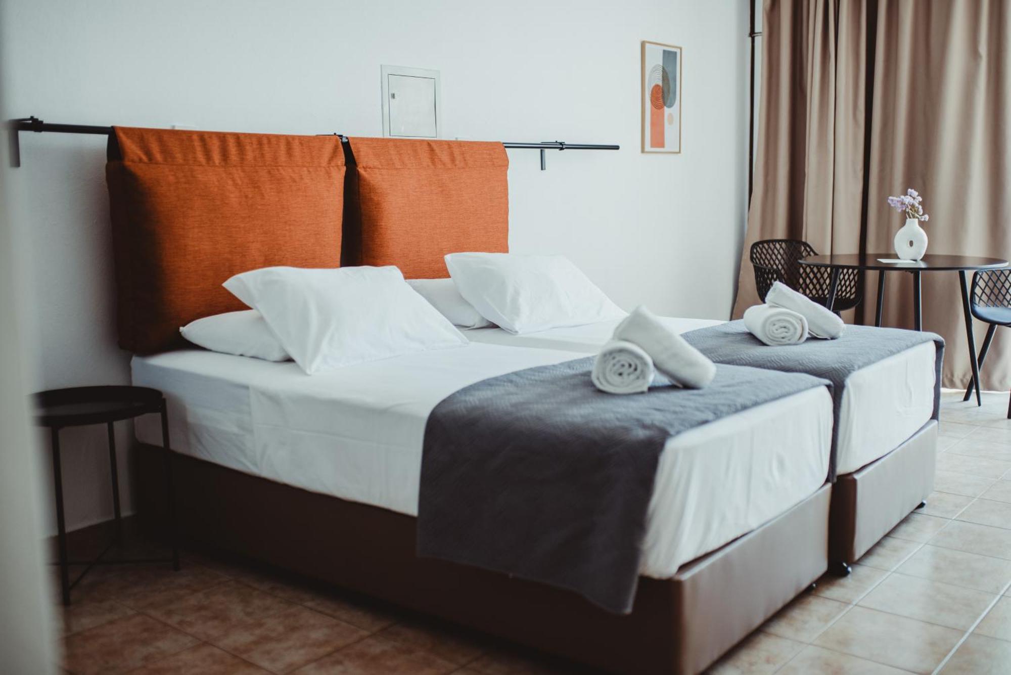 Ovis Hotel Apartments Ayia Napa Exterior photo